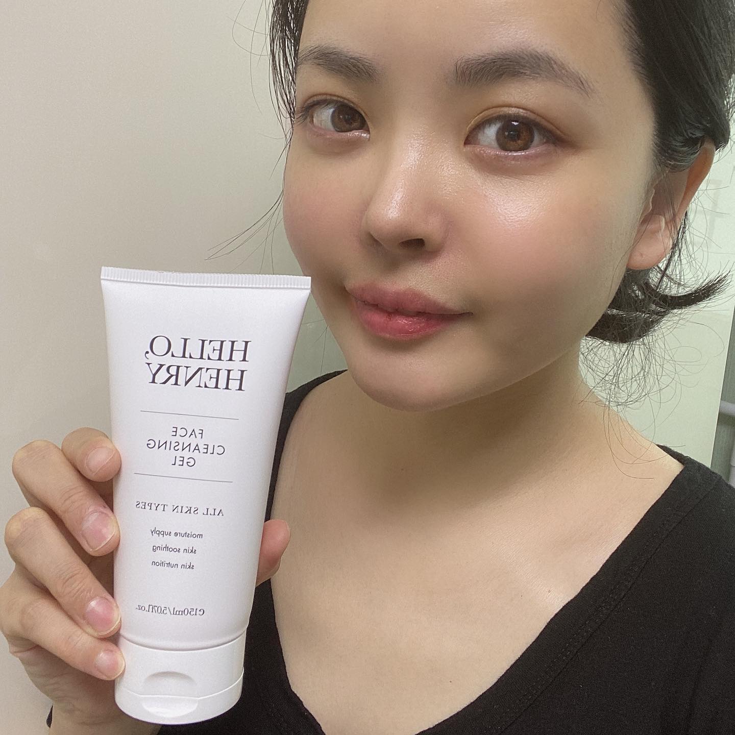 #협찬
.
가장 중요한 세안~
폼클렌징처럼 사용하면 되는 
 #헬로헨리 #빙하수클렌징젤 #클렌징젤
빙하수 사용으로 민감한 나같은 피부에도
좋은 제품이라고 해요👍🏼
.
자극없이 세안되는거라
아침에 세안제로 가장 잘쓰는중!!
.
관심있으심 여기로👇🏻
https://vo.la/udSy
.

. #맞팔 #선팔 #셀피 #일상 #좋튀 #좋반 #딸둘맘 #셀프피부관리중