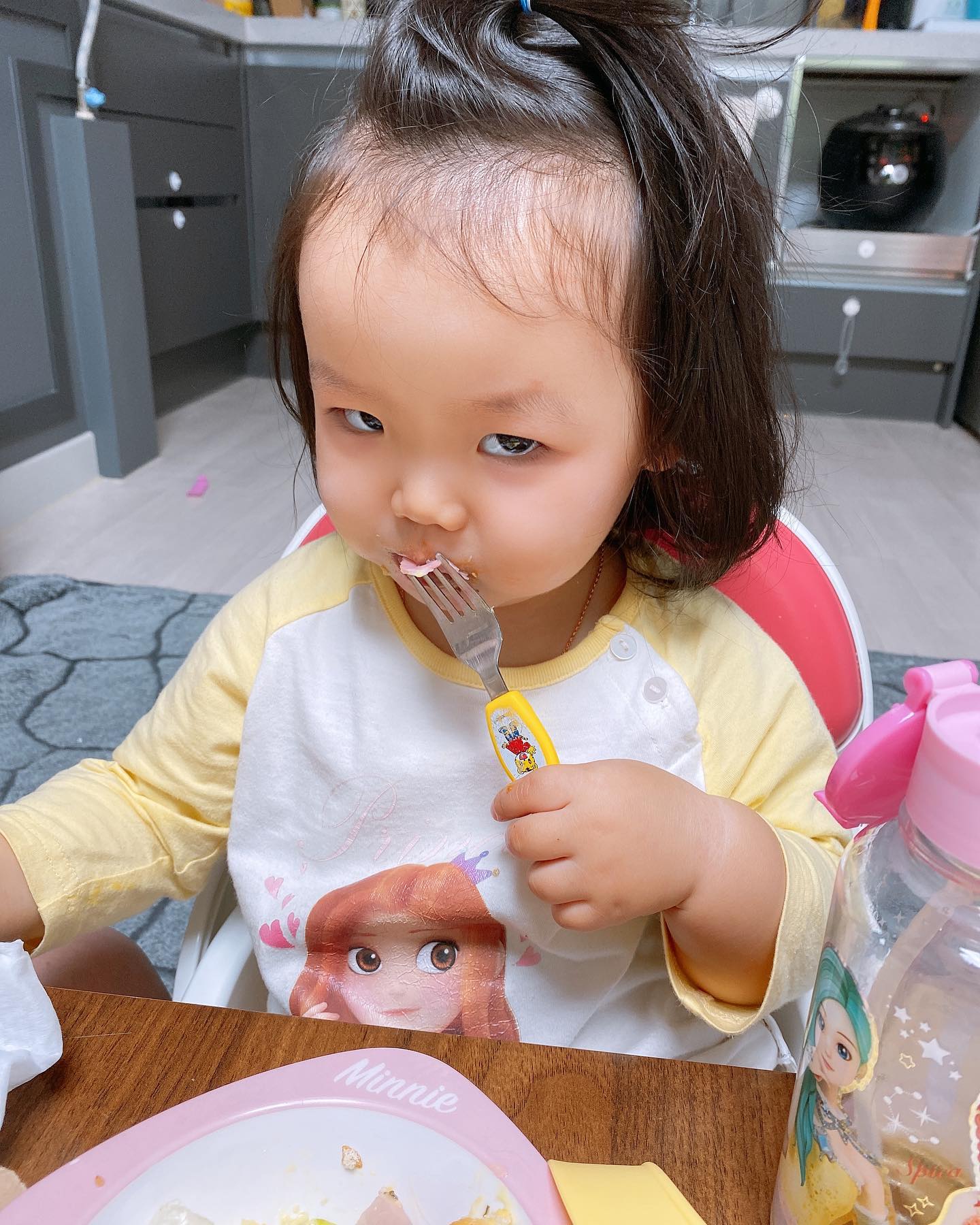#토요일일상 

점심엔 불고기버거🍔
저녁엔 소고기🥩
월급날엔 소고기지

#소로조진다