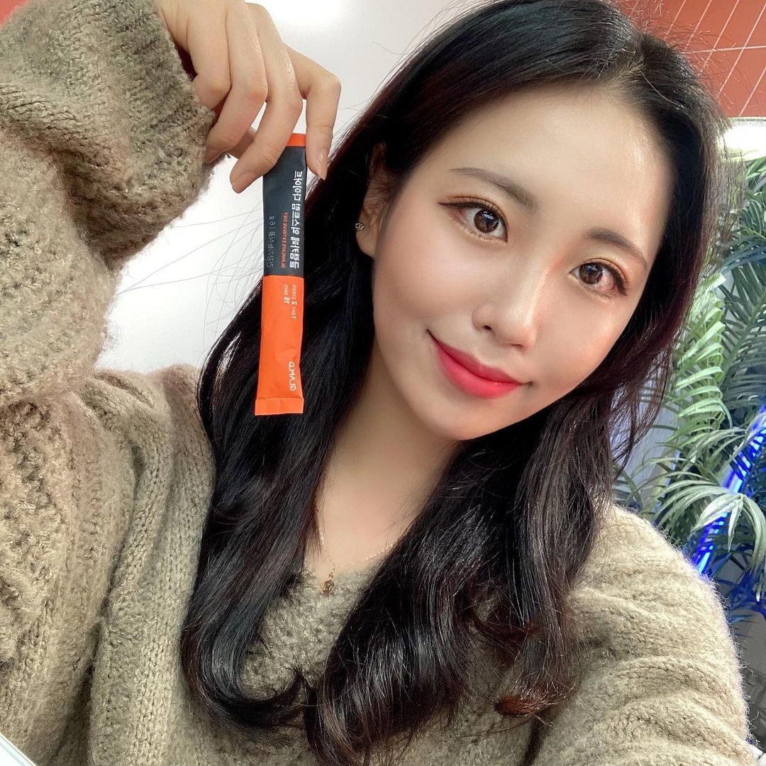 회 정 ✈ on Instagram: “#광고 커피대신 하루 두잔 요즘 꼭 챙겨먹는 제품 #협찬 #유료광고…”