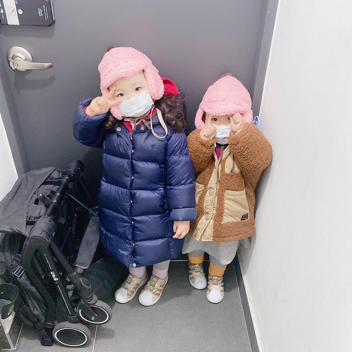 #다시시작
그동안 일이있어 저번주내내 인스타를 못했더니.. 뭔가 뒤떨어진느낌이네요 ㅎㅎ
이번주는 다시 으쌰으쌰 
우리공쥬들 보고 힘내야지
아침부터 사랑스러운 우래기들
잘다녀왕👋🏻💕

#월요팅
