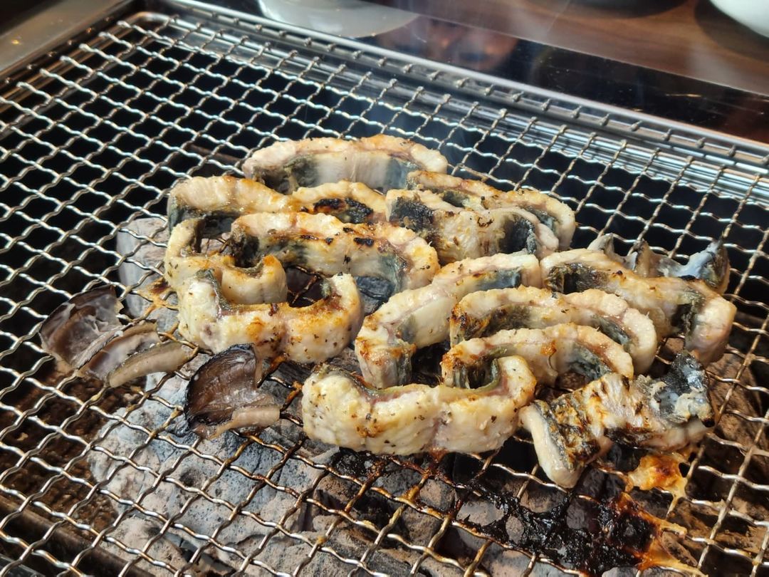 Made,by_yeon💕 on Instagram: “#장어 오랜만에 엄빠랑 데이트❤ 멀리 나들이온 보람이 있는 맛집이군, 영수증지참으로 커피까지 완벽, . . . #여주맛집#여주여행#경기도맛집#경기도여행#경기도가