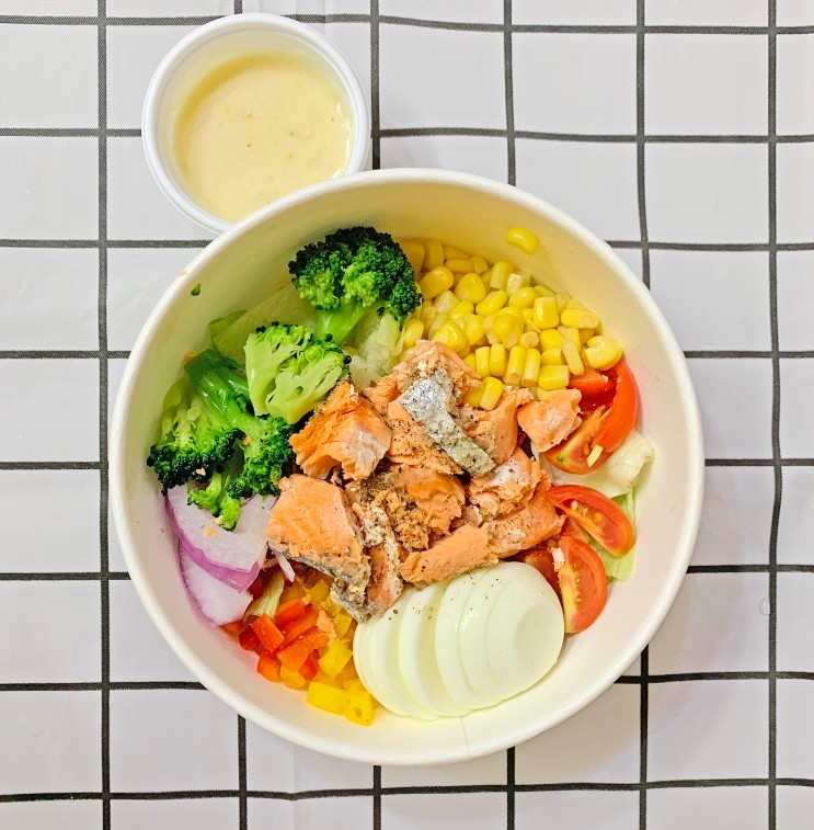 창원 성산구 남산동 샐러드 맛집 샐러드러브에서 훈제연어샐러드와 라임모히또에이드 포장했어요!
