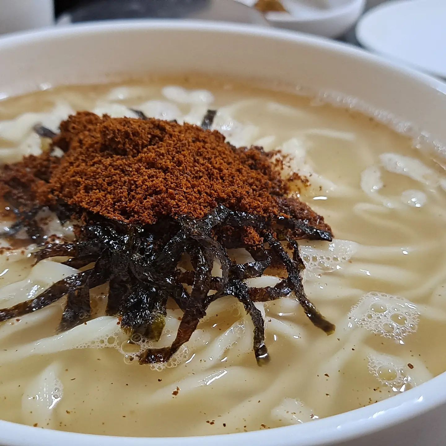 들깨칼국수~ 중문교회 근처에 이케 맛있는 집이ㅜ있다니~ 하윤이도 너무 맛있게 잘 먹은 #전통손칼국수
