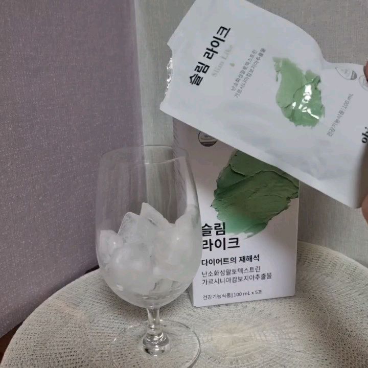 임로사 on Instagram: “💚Object 슬림라이크 맛있는 사과향,맛이 나서 부담없이 물이나 탄산수에 타먹울 수 있눈 슬림라이크!! 맛있다보니깐 원액으로도 먹을수 있어요!! 가방에넣어다니면 밥