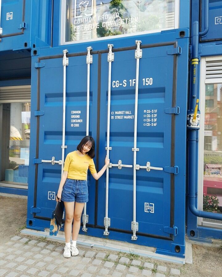 시니 on Instagram: “#심플와이 #데님반바지 #pizza #크롭티 #SIMPLE #Y”