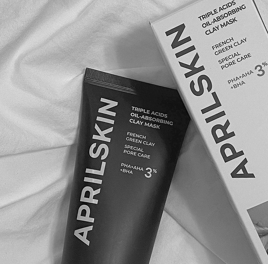 예지(yezi) on Instagram: “모공관리는 역시 에이프릴스킨 모공톡스🖤 #협찬#에이프릴스킨#aprilskin#모공톡스#모공팩#모공수축#모공수축팩#모공줄이는법#모공#얼굴피지제거#피지제거#모공