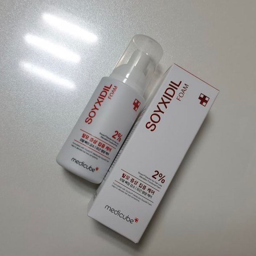핑구의 먹스타그램 ෆ on Instagram: “#AD 국내 최초 탈모 기능성 성분인 #소이액트 가 2%나 함유된 #메디큐브 의 #소이시딜폼 🏥💆🏻 ♀️ 무려 7일만에 빠지는 모발 수를 감소시키고 모발의