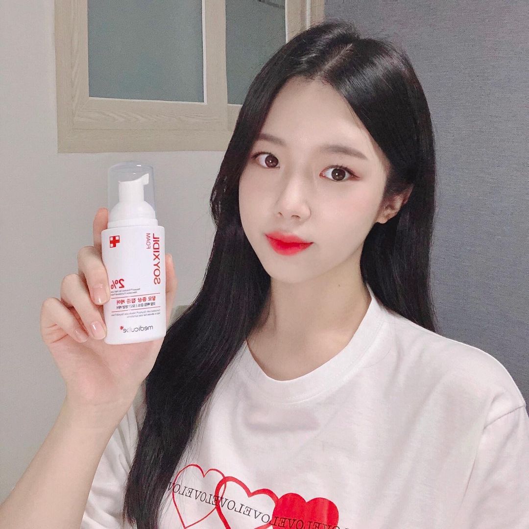 𝐇𝐚 𝐉𝐞𝐨𝐧𝐠 𝐘𝐮 하정 on Instagram: “2021.09.24 Friday #AD 가르마가 너무 강해서 맨날 그쪽만 모발 빠지는게 너무 고민이였는데 메디큐브 제품이 날 살렸따!! #믿고쓰는메디큐