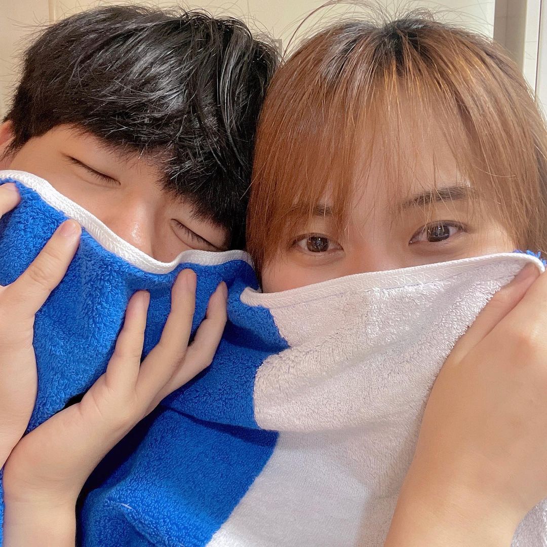 113 Likes, 0 Comments - ᰔ망고커플ᰔ (@mango_pama) on Instagram: “#협찬 쨍한 파란색 포인트로 인테리어 무드를 해치지 않는 타올을 발견했어요🥰 생활 필수템들 중에 인테리어 무드를 해지는 경우가 종종 있었는데 이번에 발견한 헤이...