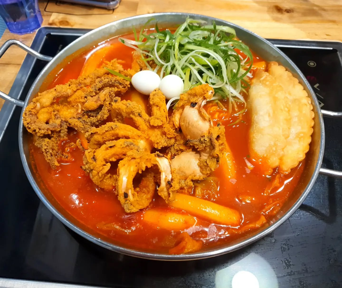 #청년다방

청년다방 즉떡은 누구나 좋아하는 맛~~ 

떡볶이 안에 든 튀겨낸 통근오징어
너무 맛있어요💯

세트로 시킨 감자튀김~~ 
소스가 뜸뿍 ~~ 느끼할줄 알았는데 
완전 맛있네~~~😋

#떡볶이맛집#체인점맛집#떡볶이체인점#청년다방신용산역점#즉석떡볶이맛집#즉석떡볶이#청년다방통큰오짱떡볶이 #미식가#먹방#내돈내산#맛스타그램#먹스타그램#먹팔환영#좋아요환영#먹스타맞팔#인친환영#인친해요#선팔맞팔#맛집투어#맛집라운딩