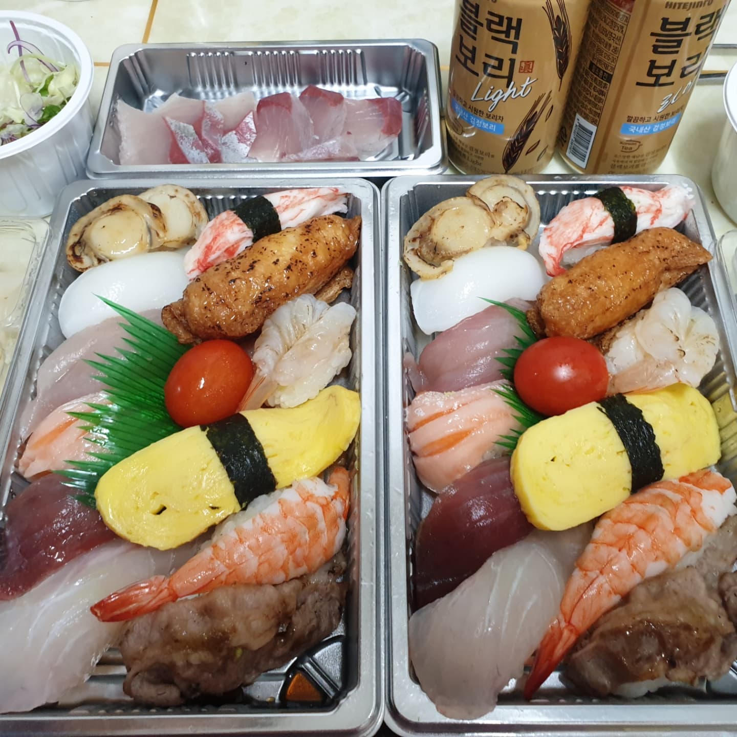 #협찬 #부산맛집 #스시아비300 
부산 영도구 스시부문 1위
포장&배달 맛집인 <스시아비300>소개합니다

회도 두툼하고, 큼직하니
한입에 가득차는 크기였어요!

초밥 구성도 좋고, 밥알과 회의 고유의 맛이 잘 느껴져서 
계속 손이 가는맛이였습니다 

영도구+중구 초밥&포장 배달하실때,
스시아비 300을 추천드려요👍👍

🍀<위치>
부산 영도구 영선대로67번길 12

<영업시간>
10:30 ~23:30
​

​

#부산맛집 #영도구맛집 #부산배달 #부산배달맛집 #부산포장맛집 #영도구포장맛집 #영도구배달맛집 #스시배달맛집 #스시포장맛집 #스시아비300  #영도구핫플 #영도구스시 #영도초밥추천