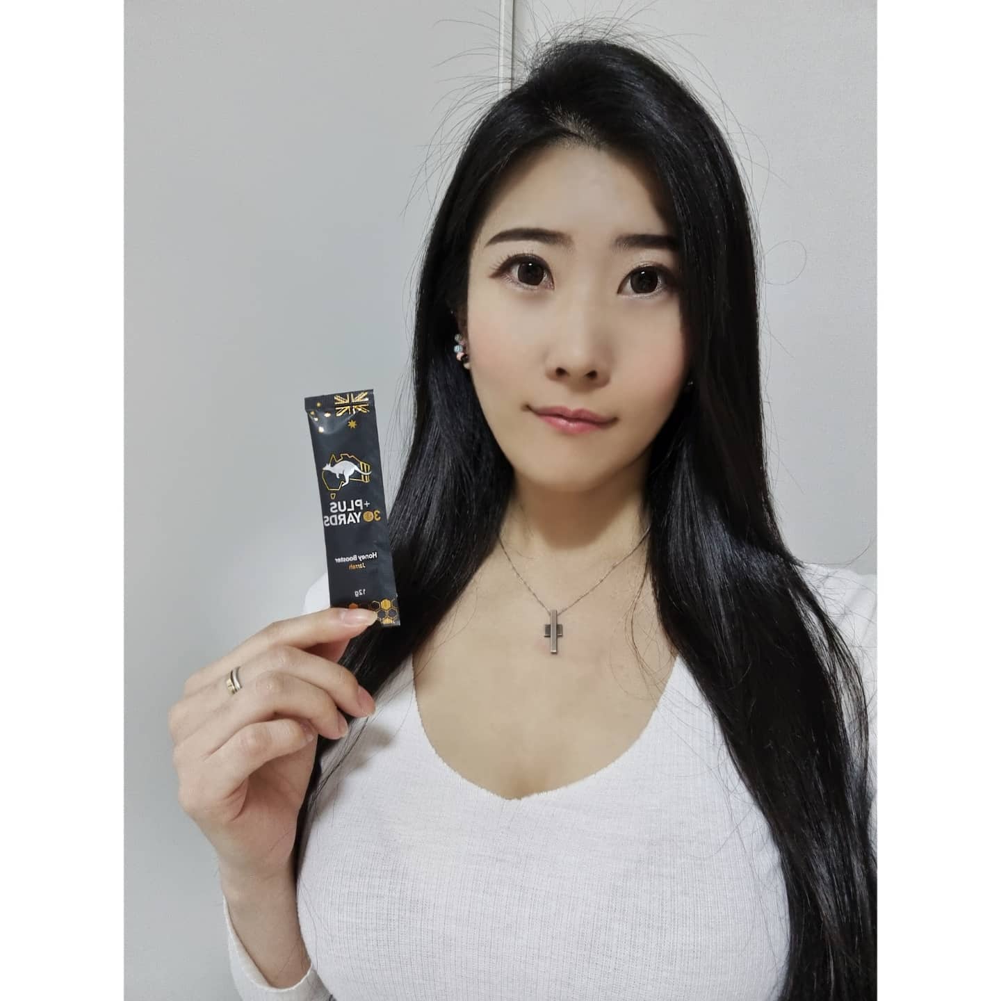 #협찬 #휴비스트제약 #플러스30야드 
일반 꿀이 아닌 유칼립튜스나무의 한 종류인 #자라나무 에서 추출한 꿀이 컨디션 회복과 면연력을 증진 시켜주고 #항산화 성분이 들어 있어 #노화방지 에도 좋고 주원료로는 #자라꿀 과 #호주카카두플럼, #브라질과라나, #호주핑거라임 의 프리미엄 배합으로 에너지 충전을 해 주니 에너지가 필요 할 때 한포씩 챙겨다니며 먹기 좋아요 !
.
.
구매링크👇👇👇
https://smartstore.naver.com/huvist/products/5906697766
.
.
#에너지부스터 #허니부스터 #에너지충전 #피로회복 #이너뷰티 #꿀스틱 #건강식품 #건강식품추천 #연말선물 #연말선물추천 #피로타파 #피부미용 #스킨케어 #일상 #데일리 #하루