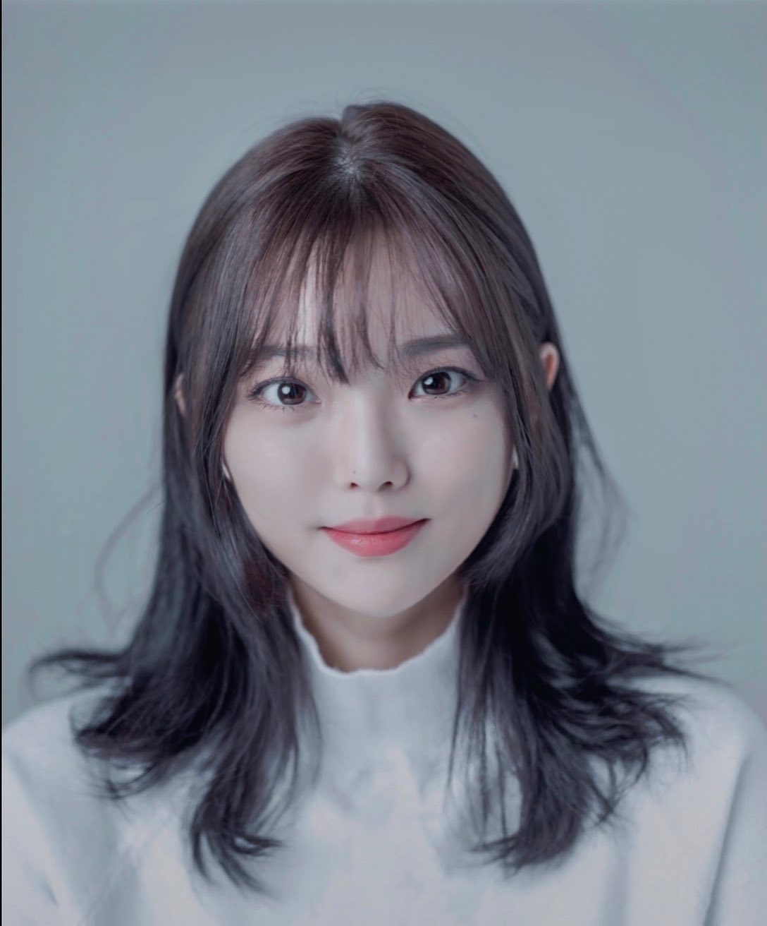 증명사진으로 써야게뚜낭

눈도 오고 이제 더 추워진다는데 
감기 조심 코로나 조심

따듯한 연말이길🥰