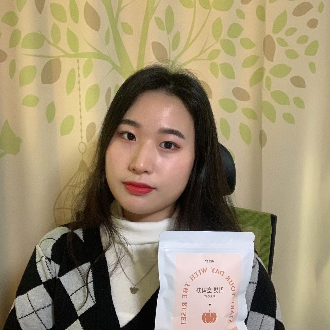 @go_ggan shared a photo on Instagram: “#협찬 #광고문의dm 중국산 호박이나 저가 원료가 섞이지 않은 100% 국내산 늙은호박차로 붓기 관리해요!! 리셋 호박차는 부종 및 붓기완화, 면역력에 도움을 주