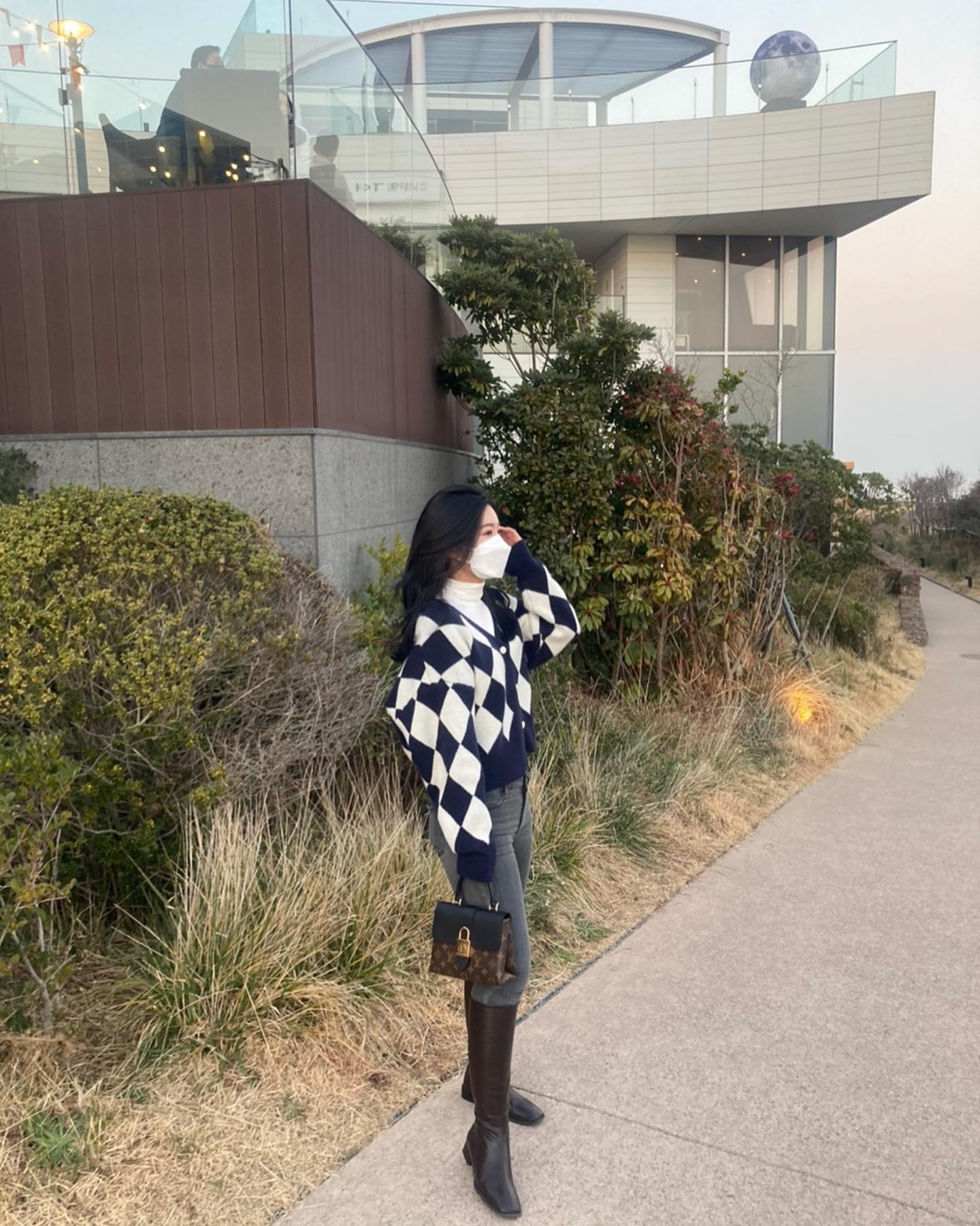 여기 산책로 진짜 좋던데
뭣보다 벌써 크리스마스라닝,, 🎄💚