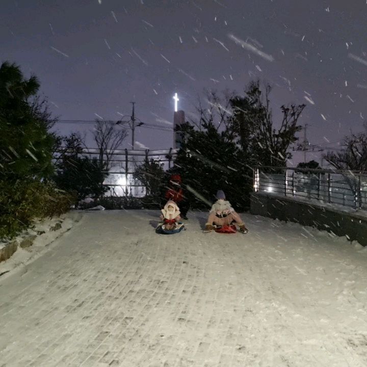 ☃️
우리들의행복한시간🧡