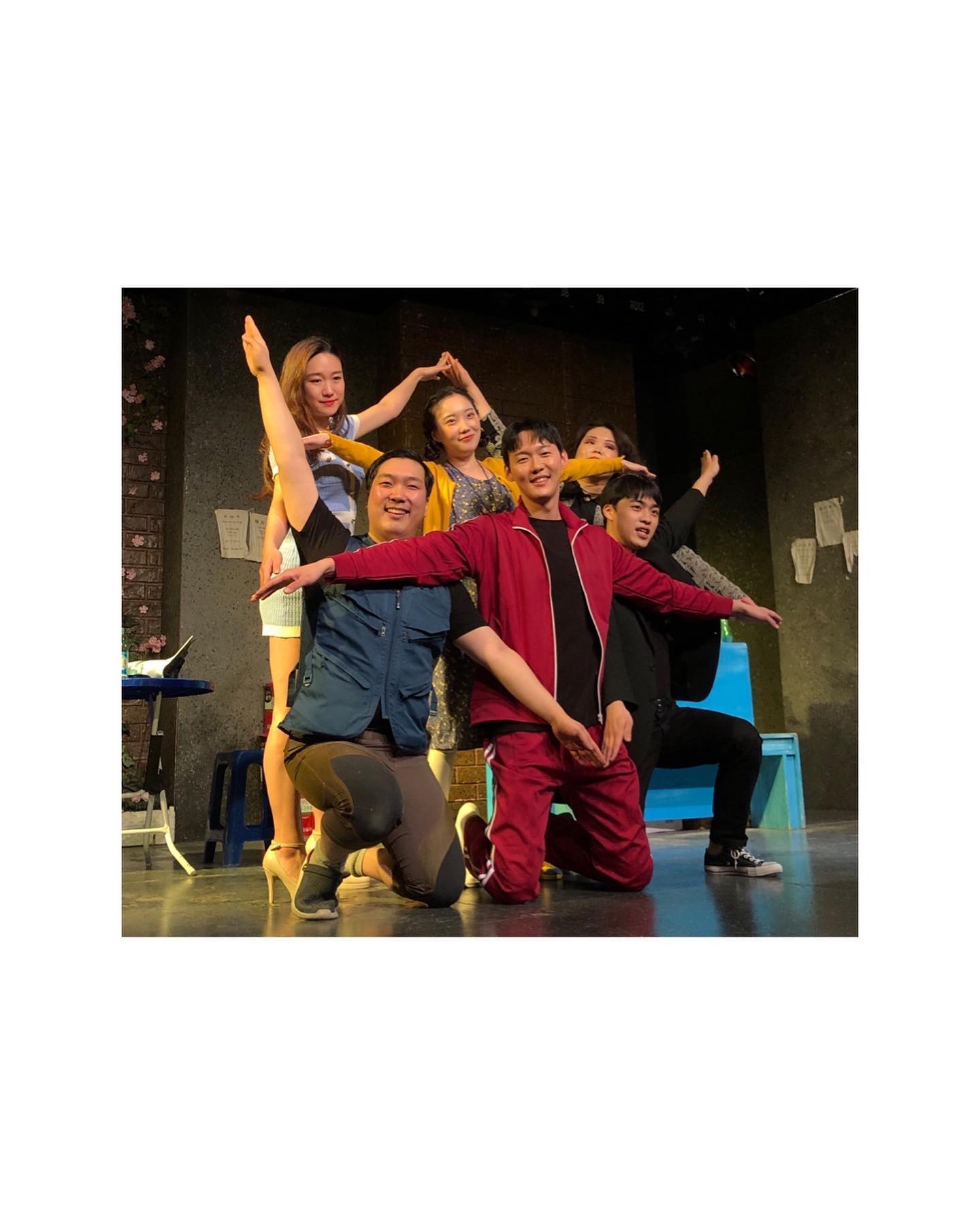 🎟
엄마미랑 연극 데이또 👭🏻
공연시작전 이벤트로, 다른 연극 초대권도 받았다 🎟✨
이벤트 부끄러버서 부계에 올렸다가, 
너무 재밌고 즐거운 시간 보내서 본계에도 올리기😆 
(배우들의 좋아요 6개 위해서😂) 
여섯 배우들의 케미가 최고였다 👍🏼👍🏼👍🏼
#211226 #오백에삼십 #오백에삼십_대학로 #오백에삼십연극 #오백에삼십대학로 #오백에삼십_대학로연극