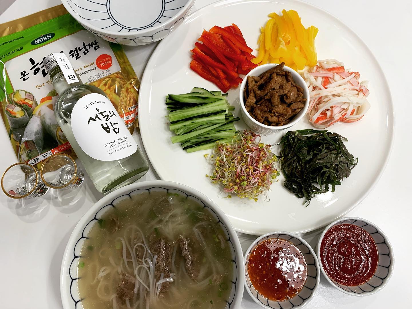 금요일 저녁

베트남식 저녁😃
밀키트 쌀국수 너무 맛있어요 
신랑은 전문점 보다 맛있다 하네요☺️ 

#저녁식사#신혼밥상#집밥#월남쌈#쌀국수#마이하노이#고기폭탄쌀국수#반주#서울의밤🌙#일상#소통#선팔#맞팔