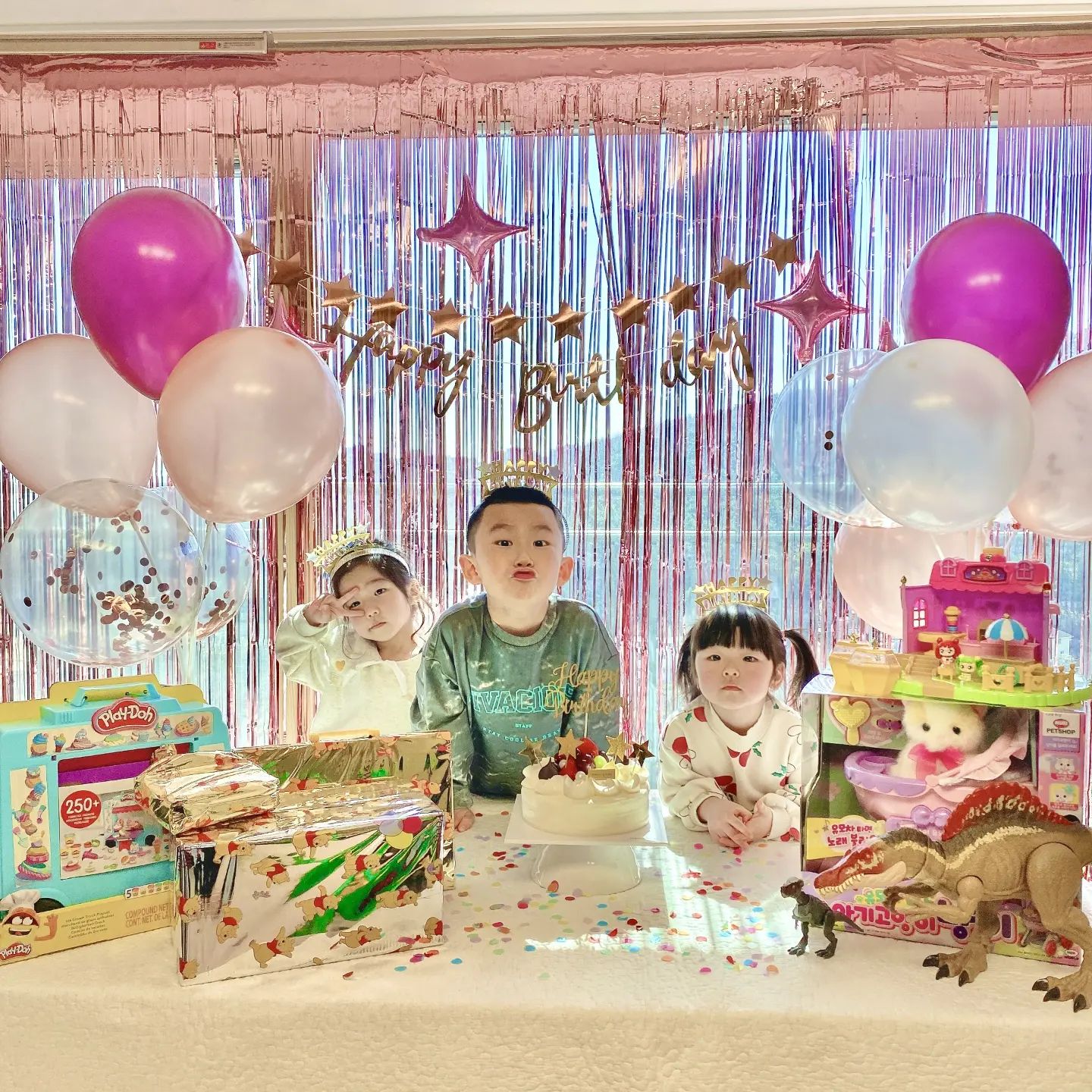 #HBD#0314
.
우리 시하 벌써 4살♡
생일 비슷한 사촌 언니오빠야랑 공동 생파 : )
.
너무 이쁜 아가들♡
.
#4살생일#생ㅍㅏ#사촌형제#선물가득#해피버스데이
.