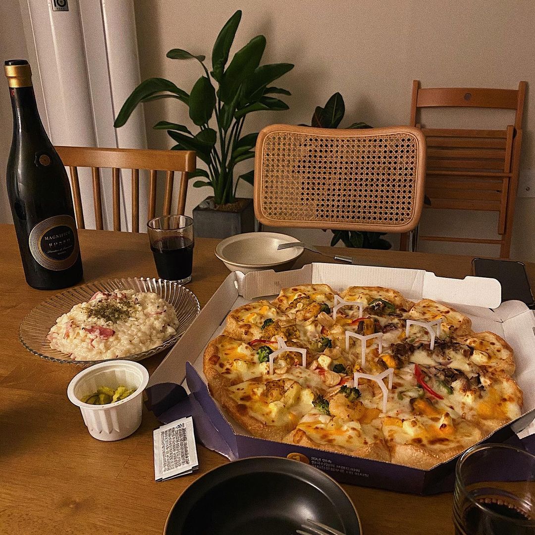 @gn_jung on Instagram: “_ 가끔은 피자도🍕💕”