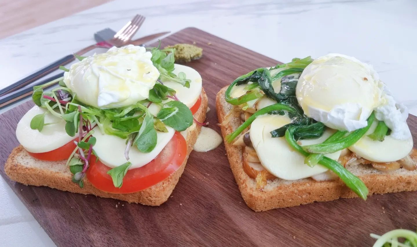 오늘의 브런치🥗
직접 만든 에그베네딕트🥪

첨 만들어봤는데
너무맛있게 먹었다♡

#에그베네딕트 #브천치 #홈브런치 #다이어트식단 #다이어트음식 #다이어트그램 #먹스타그램 #선팔맞팔 #소통해요 #선팔하면맞팔 #먹팔맞팔