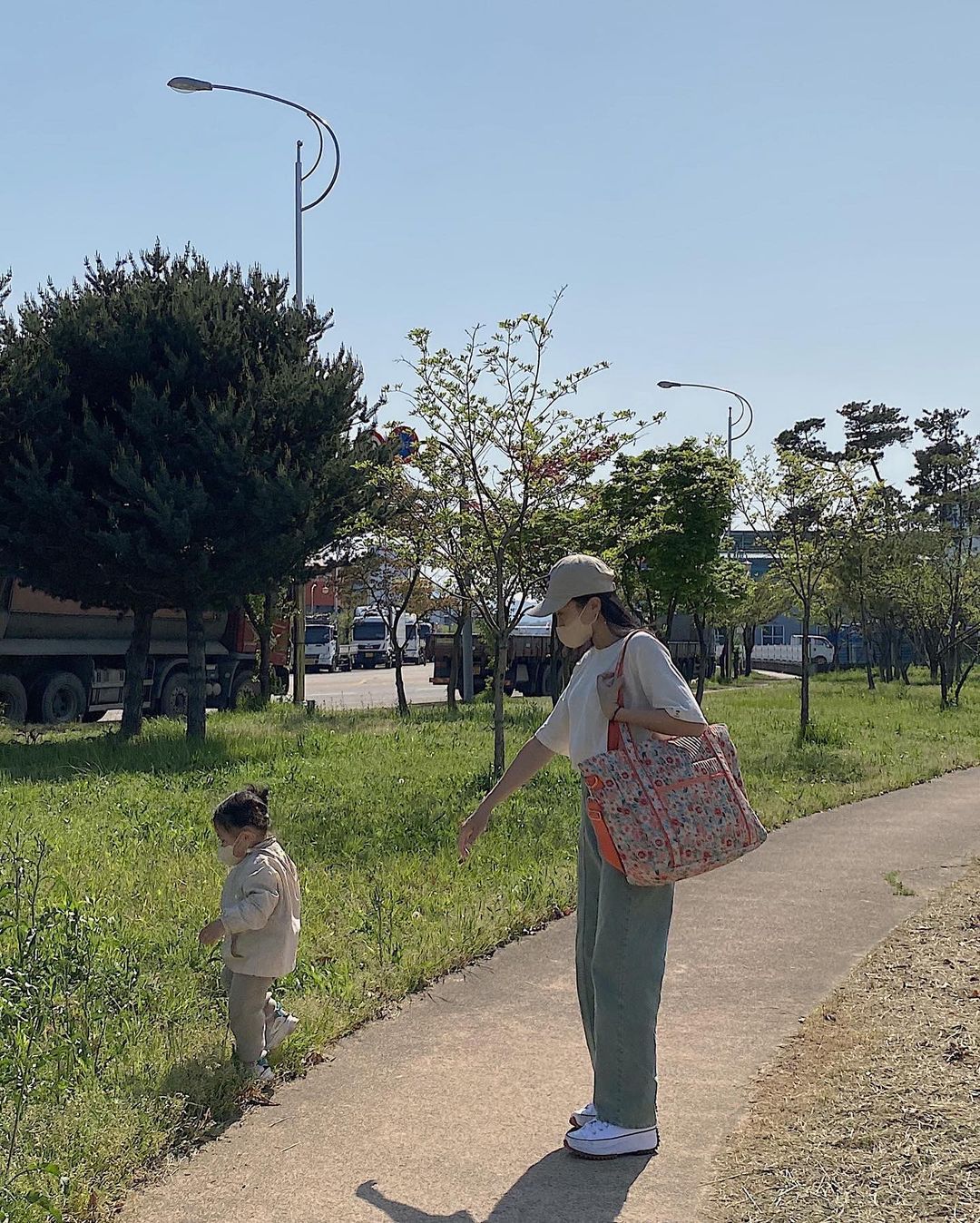 서 인 on Instagram: “#제품제공 기저귀가방으로 화사하게 들고 다닐 수 있는 쟈뎅누비 누빔 더플백 Jardin Nubi 쟈뎅누비 브랜드는 미국에 상표 등록된 브랜드로 Heart and soul(정성)이라는 슬로건