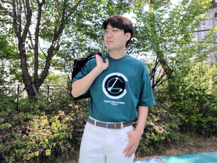 까를로 친환경 Over Lap Logo T-shirts Green 착용 후기