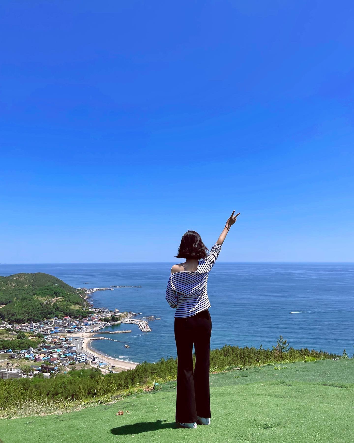 죽음을 맛보고 온 곤륜산 ㅋㅋ
유모차 끌고 올라가 준 오빠 고생해쎠..🥲❤️
정상 도착하니까 겁나 힐링,,❤️❤️❤️
#근데두번은못가겠다