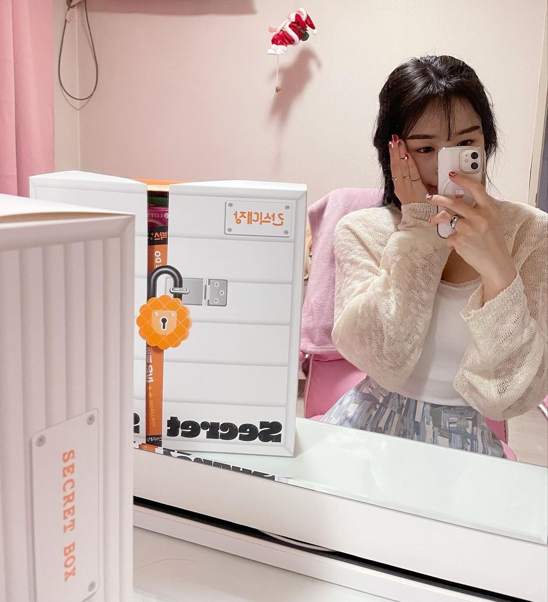 시연 on Instagram: “#광고 #간식추천 . 내가 젤좋아하는 간식협찬…🫶🏻 선물하기에도 딱인 간식박스입니다앙🫶🏻 . 구성품(총12종): 포카칩, 꼬북칩, 고래밥, 마가렛트, 버터와플, 칸쵸, 왕