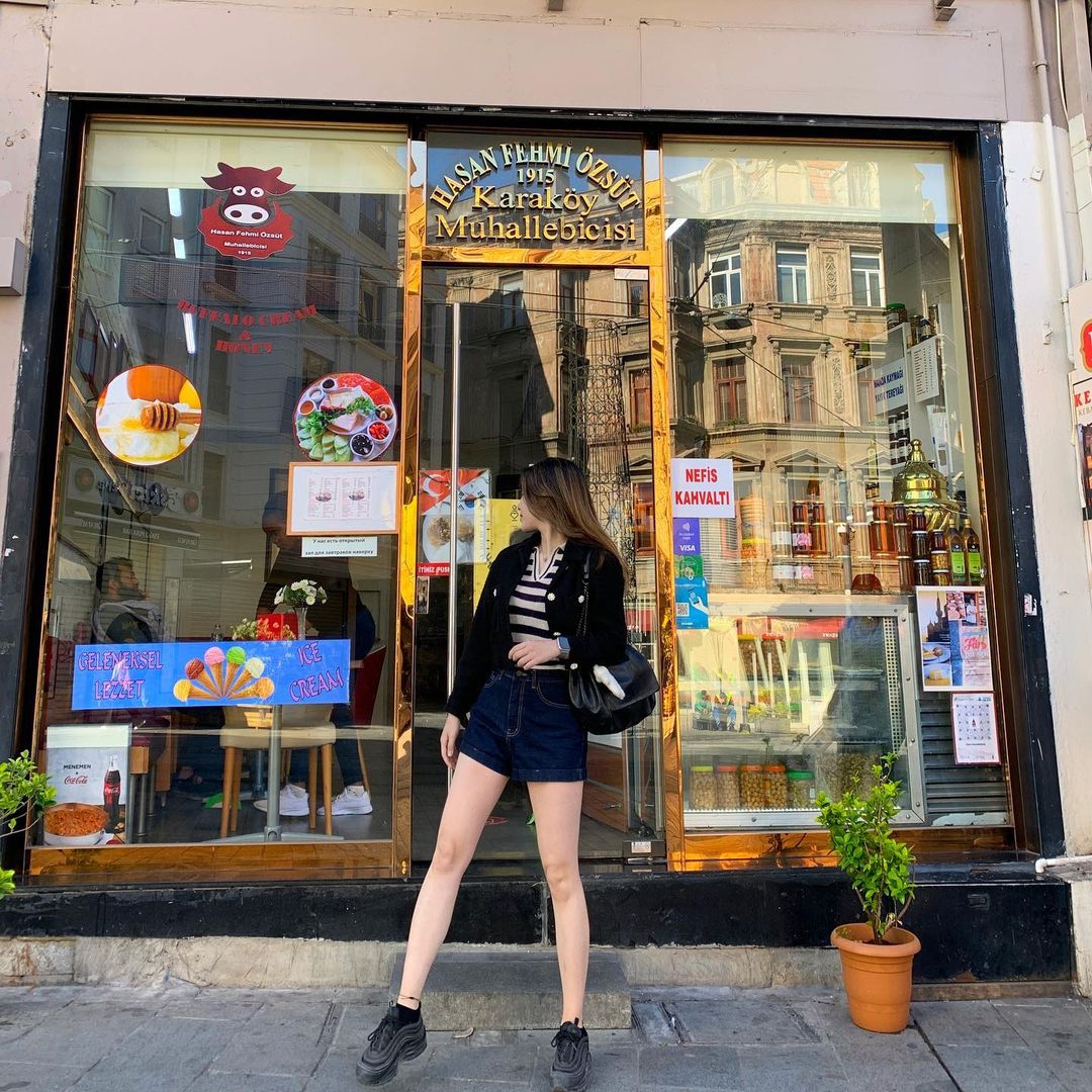 NARI on Instagram: “#짠내투어 #카이막 그녀와 첫경험🇹🇷”