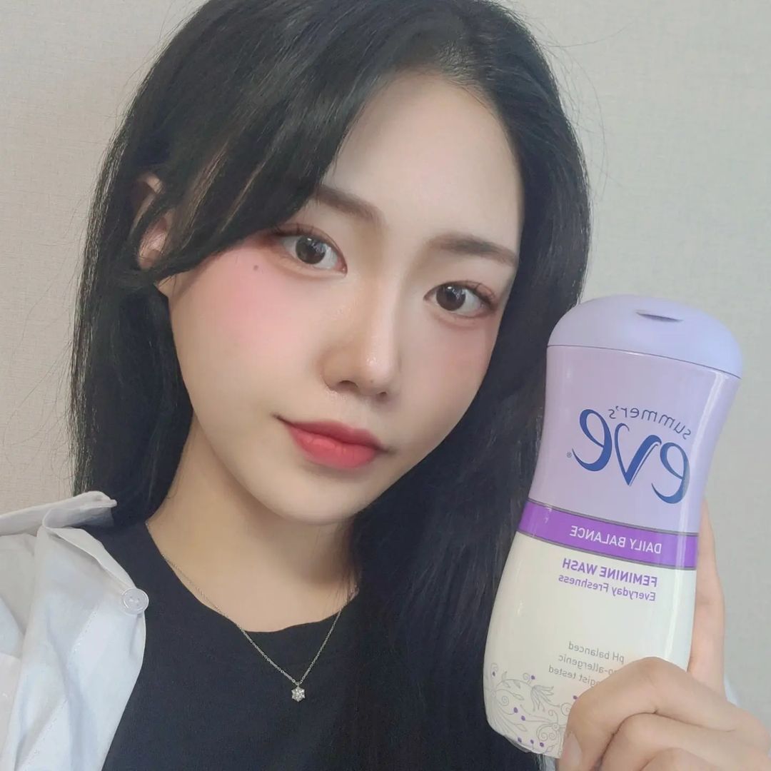 ㅁl쥬 on Instagram: “#제품협찬 썸머스이브 여성청결제💖 올리브영 여성청결제로 유명한 썸머스이브 패키지가 새롭게 리뉴얼 되었다는 소식!!✨️ 이번 데일리 밸런스 페미닌 워시는 여성청