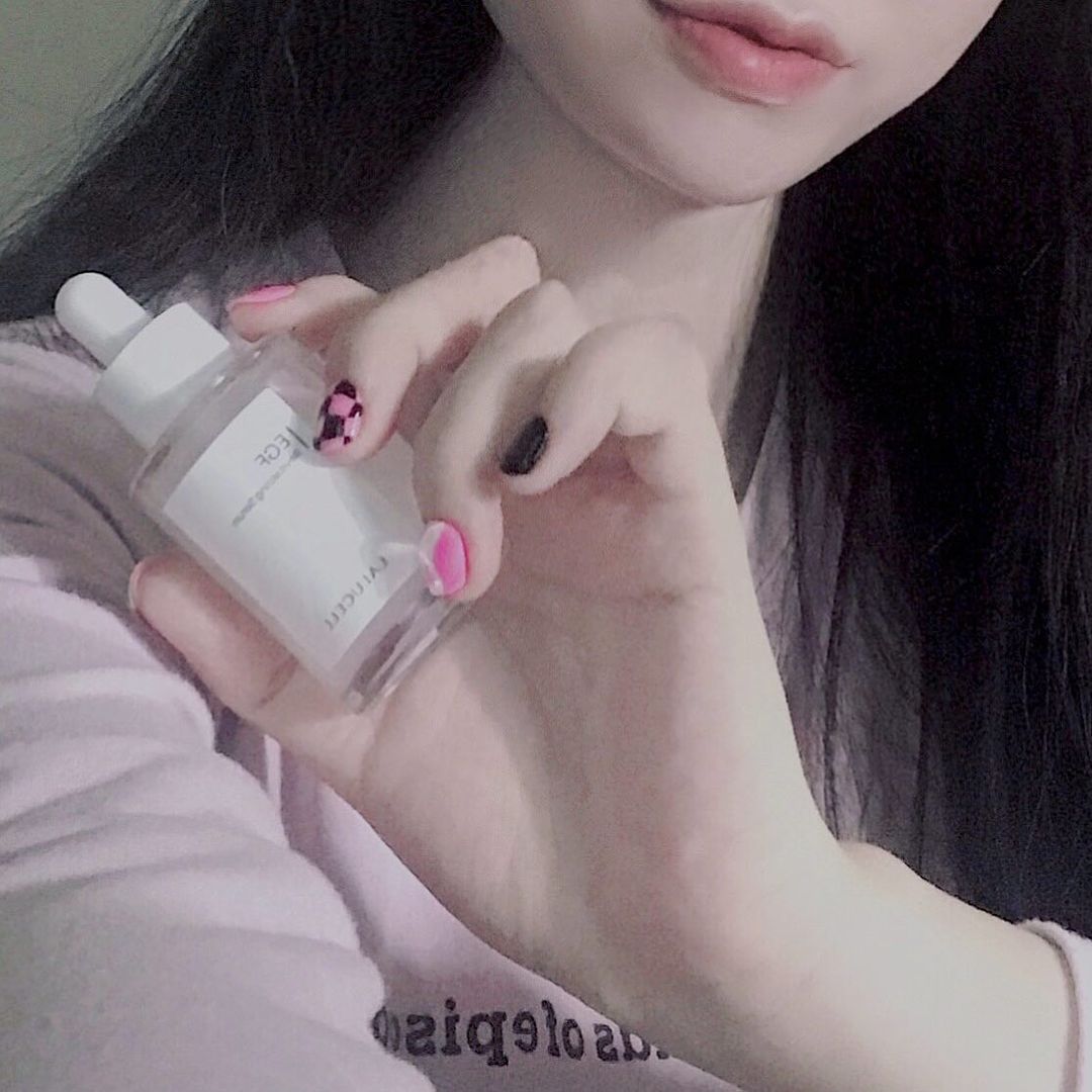 혜인 on Instagram: “#무료제공 ⠀⠀⠀ ⠀⠀⠀ 조금만 자극주면 바로 붉어지는 예민하고 민감한 복합성피부인데 속건조를 잡아주고 진정시켜주는 #라루셀 ⠀⠀⠀ ⠀⠀⠀ 저자극이라 제품고를