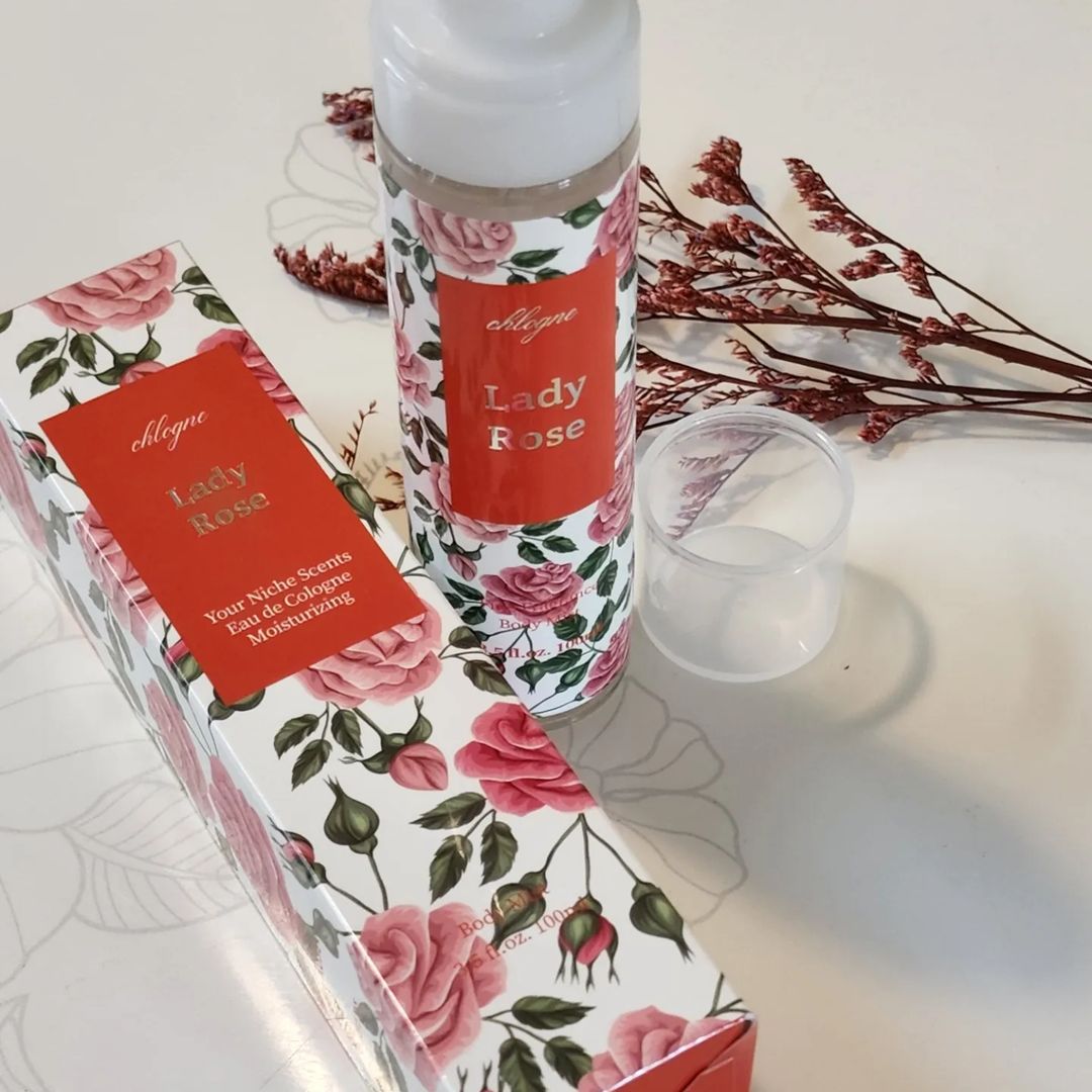 빈이⚘️ on Instagram: “#광고 [프라이멀엘리먼츠] 끌로뉴 바디미스트🌹 달콤한 터키쉬 로즈와 시크한 패출리가 조화를 이루는 시크한 차도녀 스타일의 향기 #레이디로즈 여름에는 바디로션