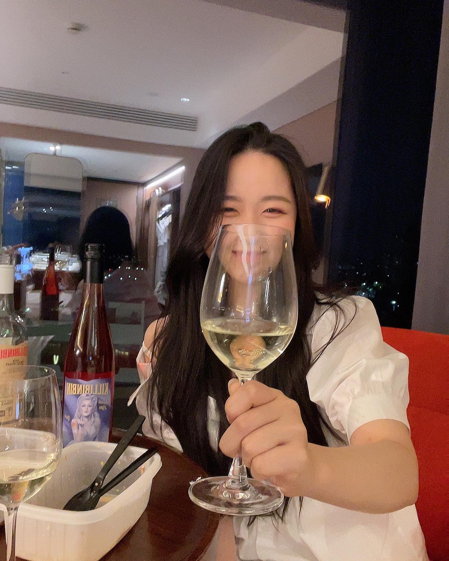 당신의 눈동자에 치얼스 🥂✨