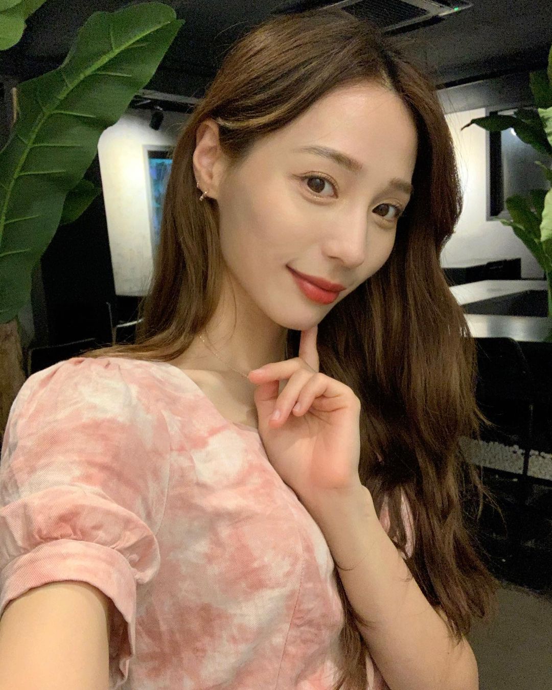 뽀아뽀 ♥ | 뷰티 모델 on Instagram: “# @amasia.me 가입은 빠르게 국내셀럽부터 해외모델까지💫 집에서 혼자 너무 편하게 보내는시간이많다면 연애세포 깨워야할타이밍!🫥 타입별로 설정하고