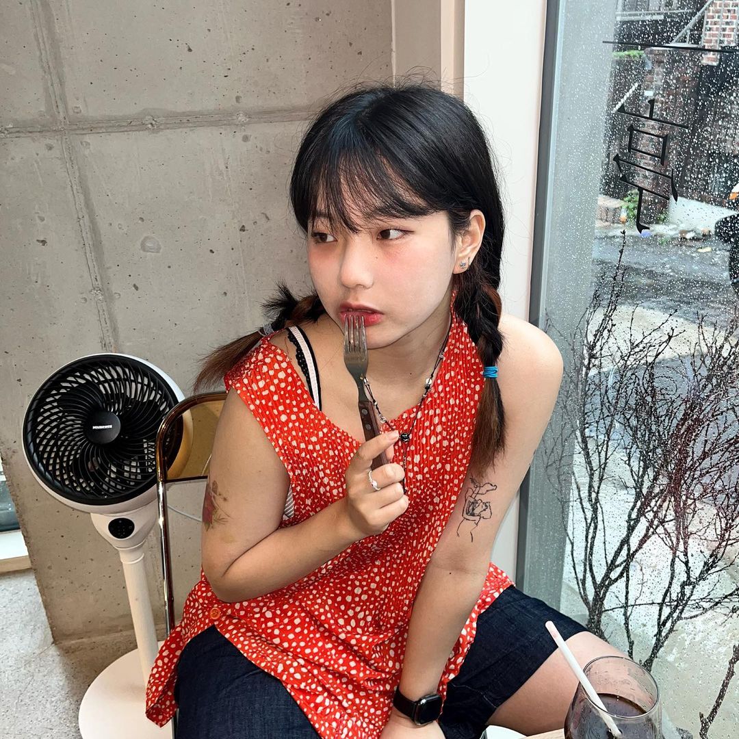 수나빈 on Instagram: “#협찬 #광고 합정에 아주 마싯눈 브런치카페 @fangsuojeong 을 다녀왔숩니댜. 돼지인 저는 브런치 세트와 치아바타 샌드위치까지 같이 먹어버렸다지요…양도 푸짐하고 분위