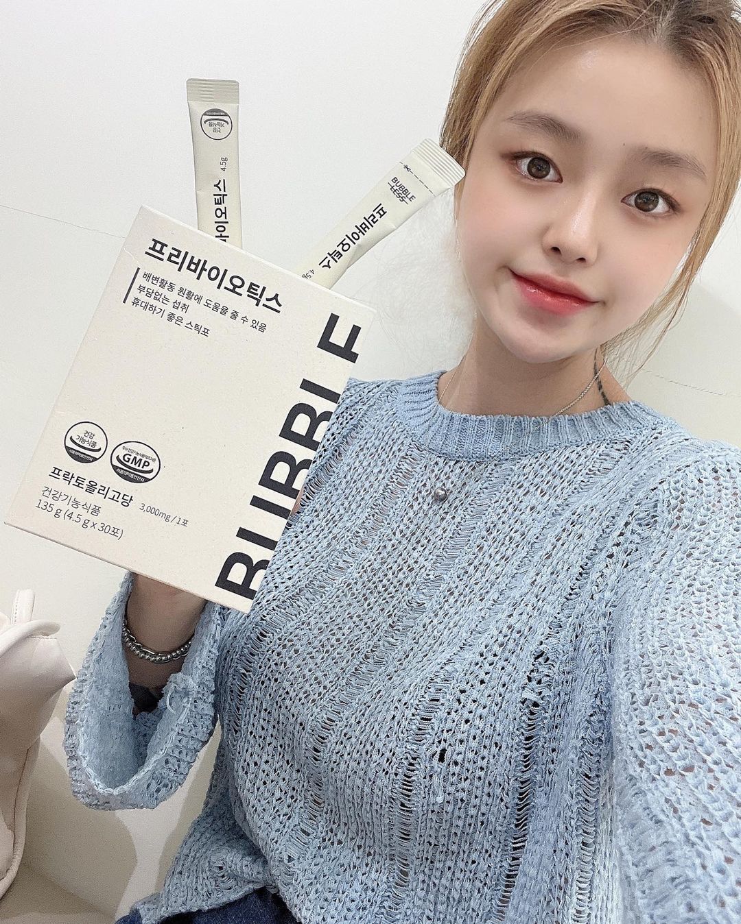 @24.39_k on Instagram: “#광고 버블레스 - 프락토 올리고당🦠 배변문제로 고통을 호소하는분들 주목‼️ 오늘 받은 제품은 바로 그 고민을 해결해줄 요ᩚ~물 입니당🥹 잦은 다이어트, 소식가들