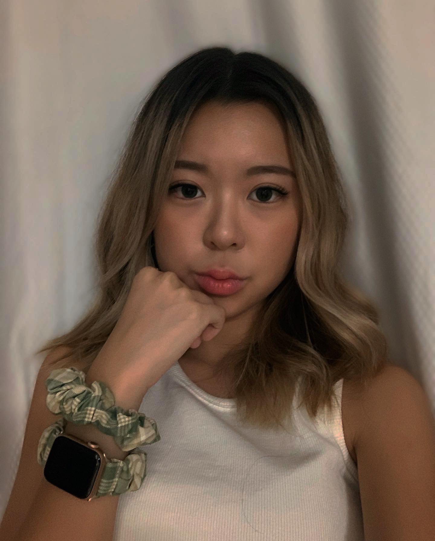  “#광고 #sponsored Adorable Scrunchie Apple Watch Band 🤍 체크 무늬 + 신축성 좋은 밴드로 편하게 착용 가능 | #애플워치스트랩 #곱창스트랩 #곱창밴드스트랩 #애플워치곱창밴드 #스트랩추천 #애플워치스트랩…”