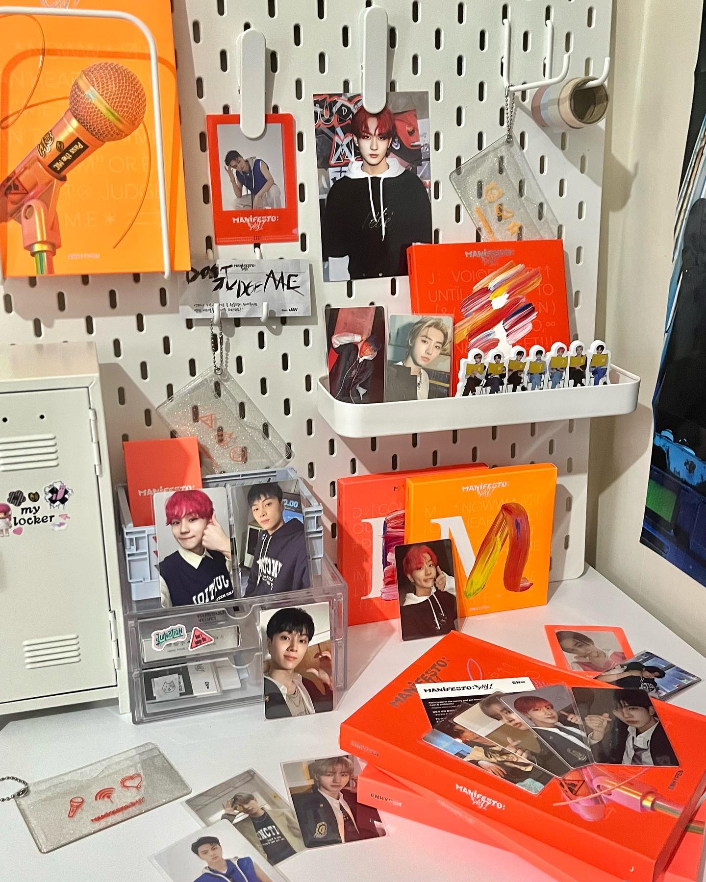 this era is so bright🤍!! wow.. i haven’t posted on this account in a while 😵‍💫😵‍💫

——

tags #enhypen #engene #jayenhypen #deco #kpop #kpopdeco #ikeaskadis #collectbook #enhypencollector #enhypencollection #엔하이픈 #エンハイプン #제이 #박종성 #desk #desksetup #sunoo #jungwon #niki #jake #jay #heeseung #sunghoon #jongseong #kpopshelf #enhypenaesthetic #toploader #toploaderdeco #polcos #polcostickers