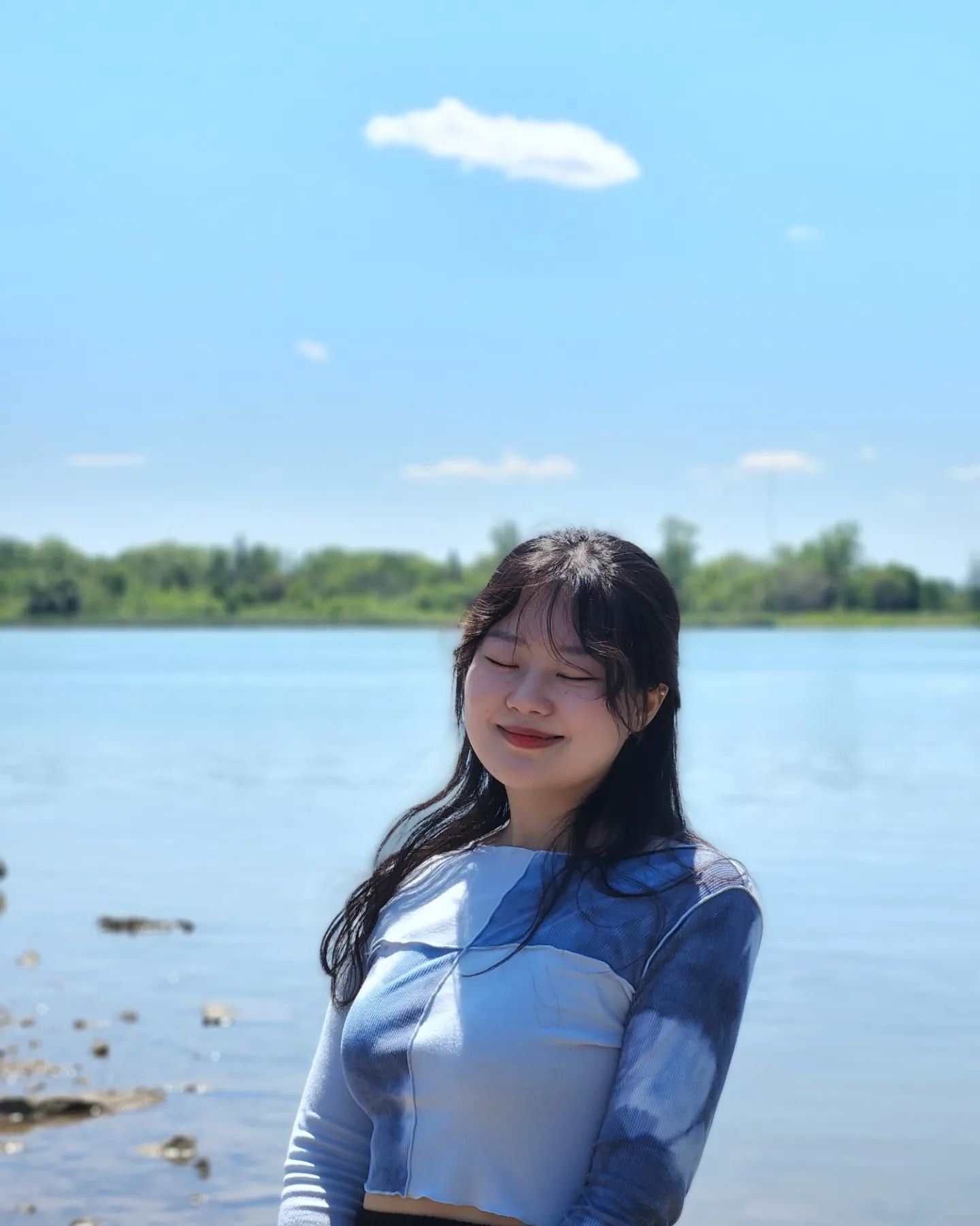 옷 거꾸로 입은 거 아님.
이 나라는 대체 어떻게 학교 뒤에 숲과 강이 있는걸까 탐방 대성공