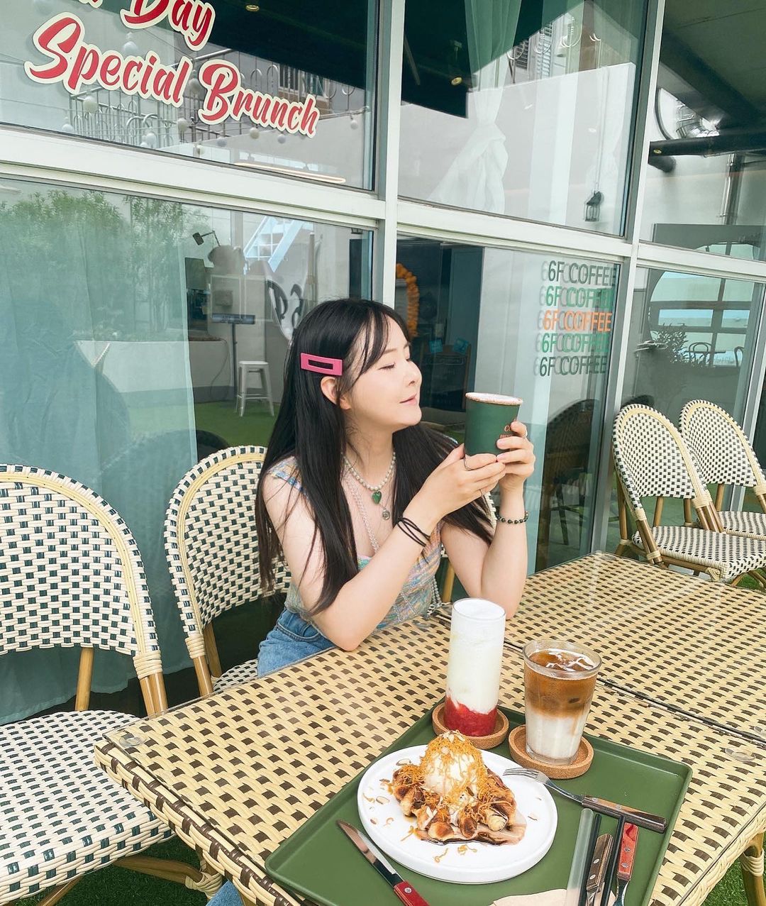 100 Likes, 3 Comments - Selena Nam (@keep__stunning) on Instagram: “#협찬 #셀레나의_리뷰 💗 괴정 애견동반 테라스 카페 6f 카페 다녀왔어요😆 음료도 베이커리류도 다 수제로 만드셔서 시그니처 음료와 디저트가 넘나 맛있는 곳💜…”