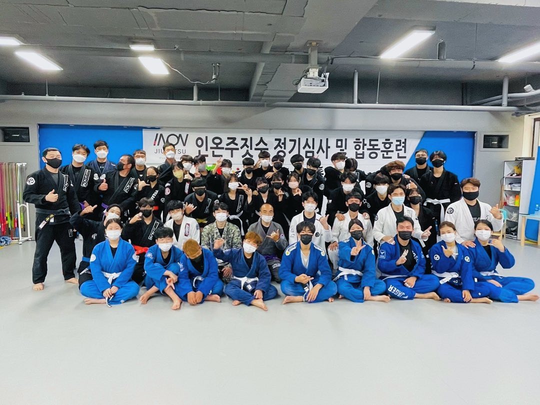 22.07.23
인온주짓수 정기심사 & 합동훈련

간만에 운동했다🙌

#충주 #충주주짓수 #인온주짓수 #인온주짓수충주 #주짓수 #주짓떼라  #주짓떼로 #jiujitsu #jujitsu #bjj #단다운동기록