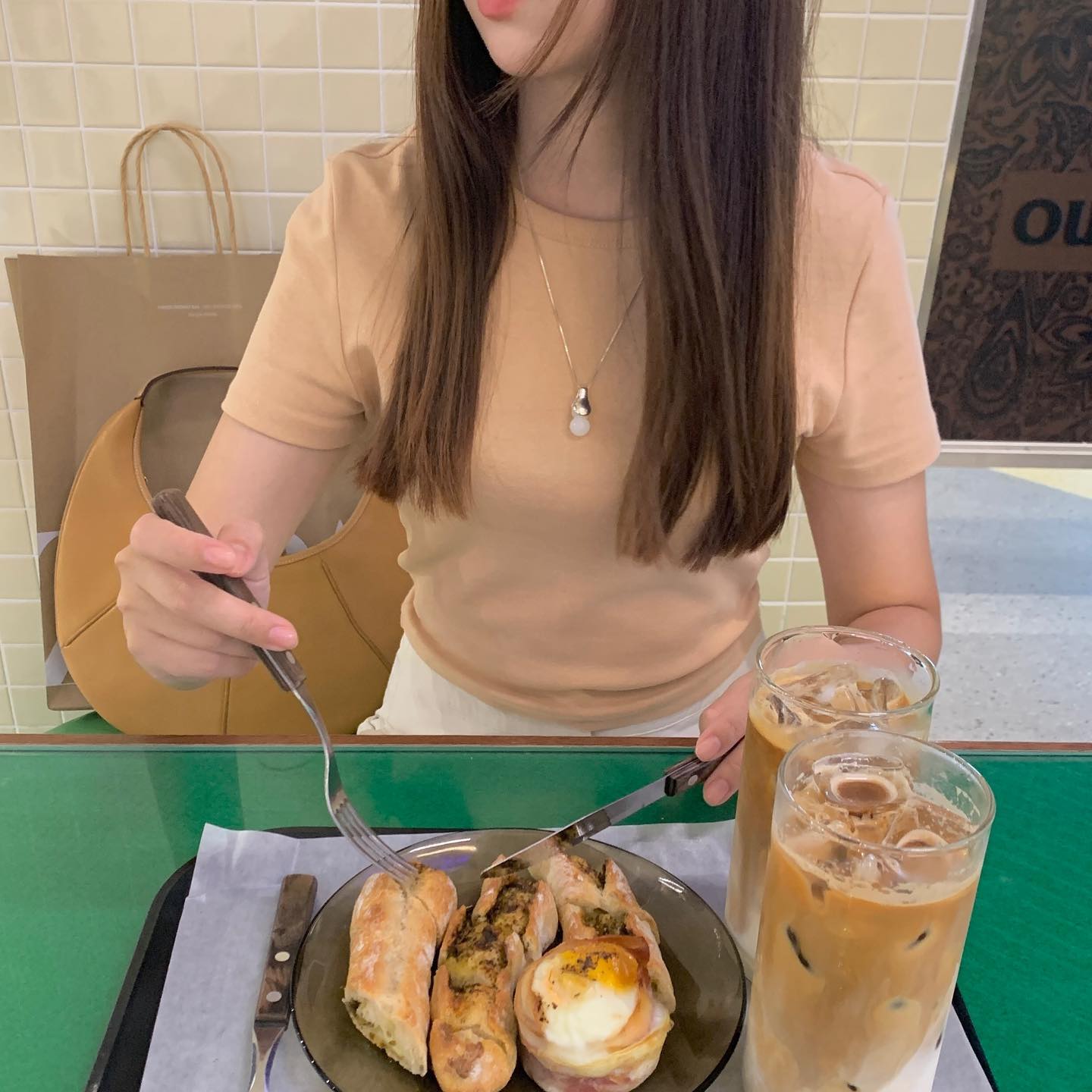 저녁먹전 디저트 먼저🧈🥖

#영등포카페 #our #아우어베이커리