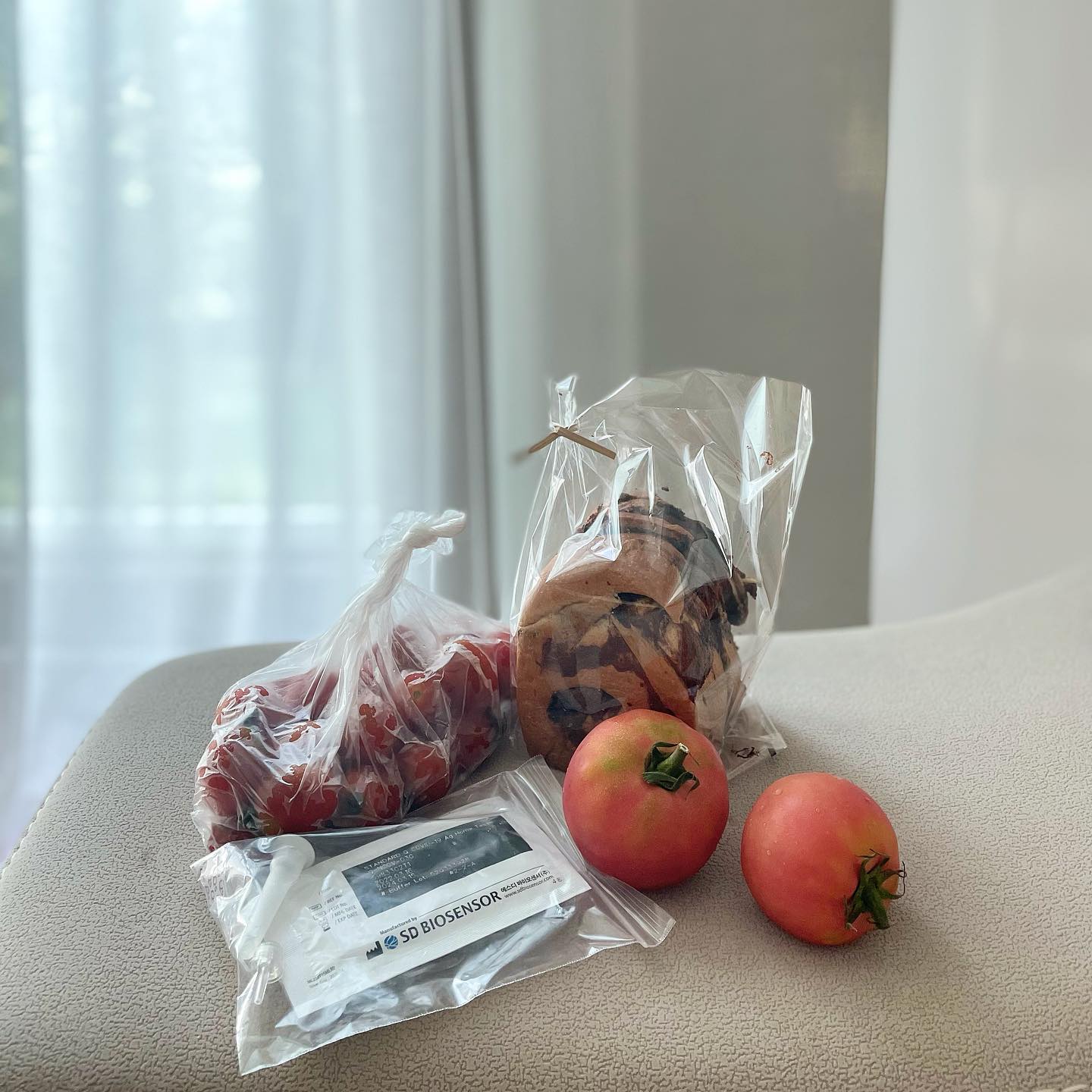 💕

코로나 키트만
빌려달라 했잖아요🥲
두 번째 인데도
여전히 고마운사람들

다행히 
양남매는
이틀째 음성🙏🏻

#아파요
