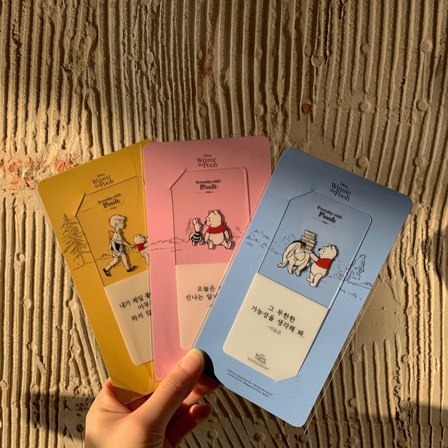 다니 (ノ^o^)ノෆ on Instagram: “2020 에브리데이 푸 캠페인에서 귀여운 곰돌이 푸 굿즈들이 왕창 출시되었다고 합니다!! 곰돌이 푸 뿐만 아니라 티거, 피글렛, 이요르 까지 매주 다양한 이벤트와 선물이 궁금하다면 에브리데이푸 공식 홈페이지로! 귀여운 물건들이 한 가득🍯”
