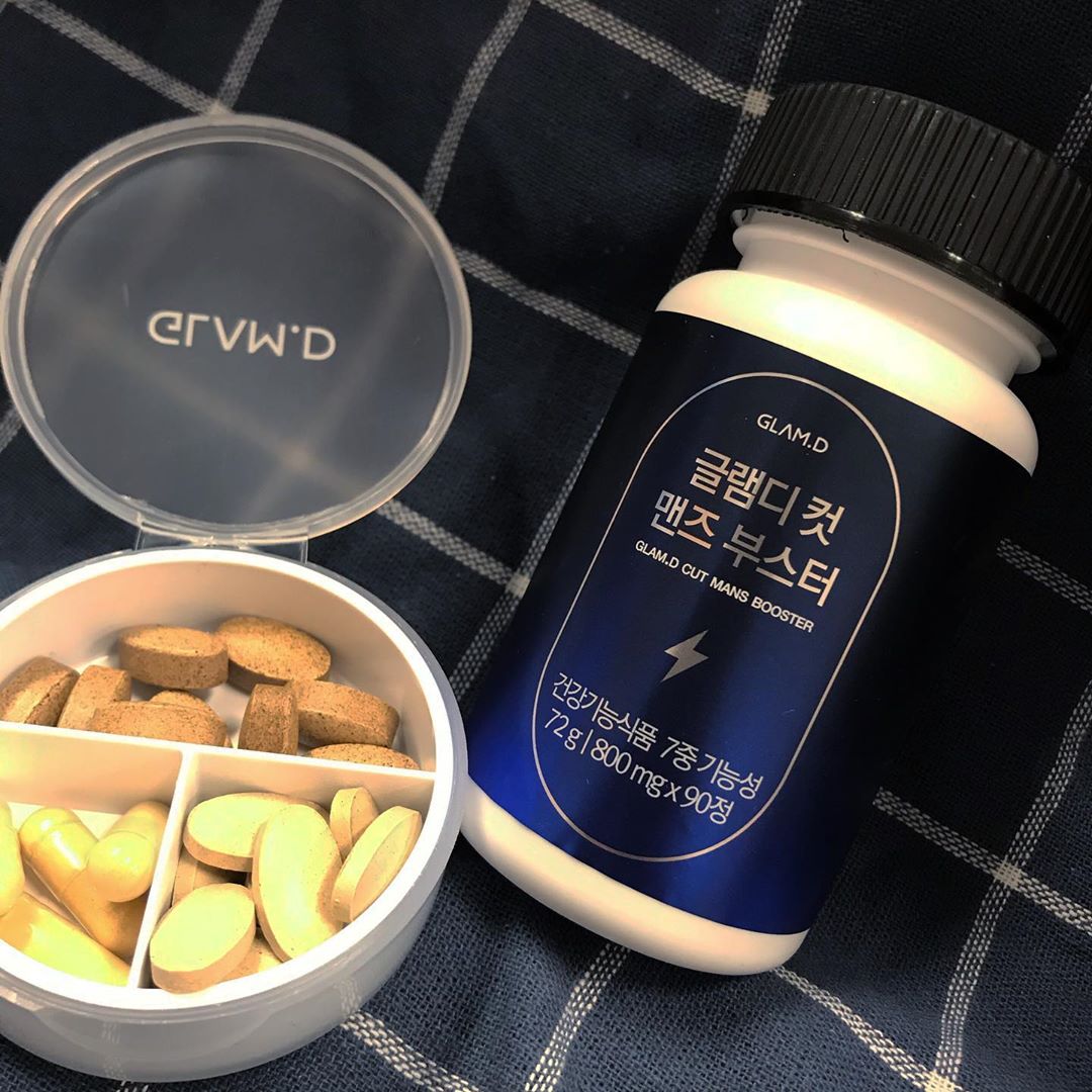 연이 on Instagram: “체지방 감소, 간 건강, 지구력 증진을 1번에 해결해주는 글램디 컷 맨즈 부스터🔥 . . GLAM.D 글램디 컷 맨즈 부스터 . . 💊자유식 반식 (전후) 💊하루 1번 💊1회 3정 . . . 글램디 슬림컷은 이미 너무 유명한 다이어트…”