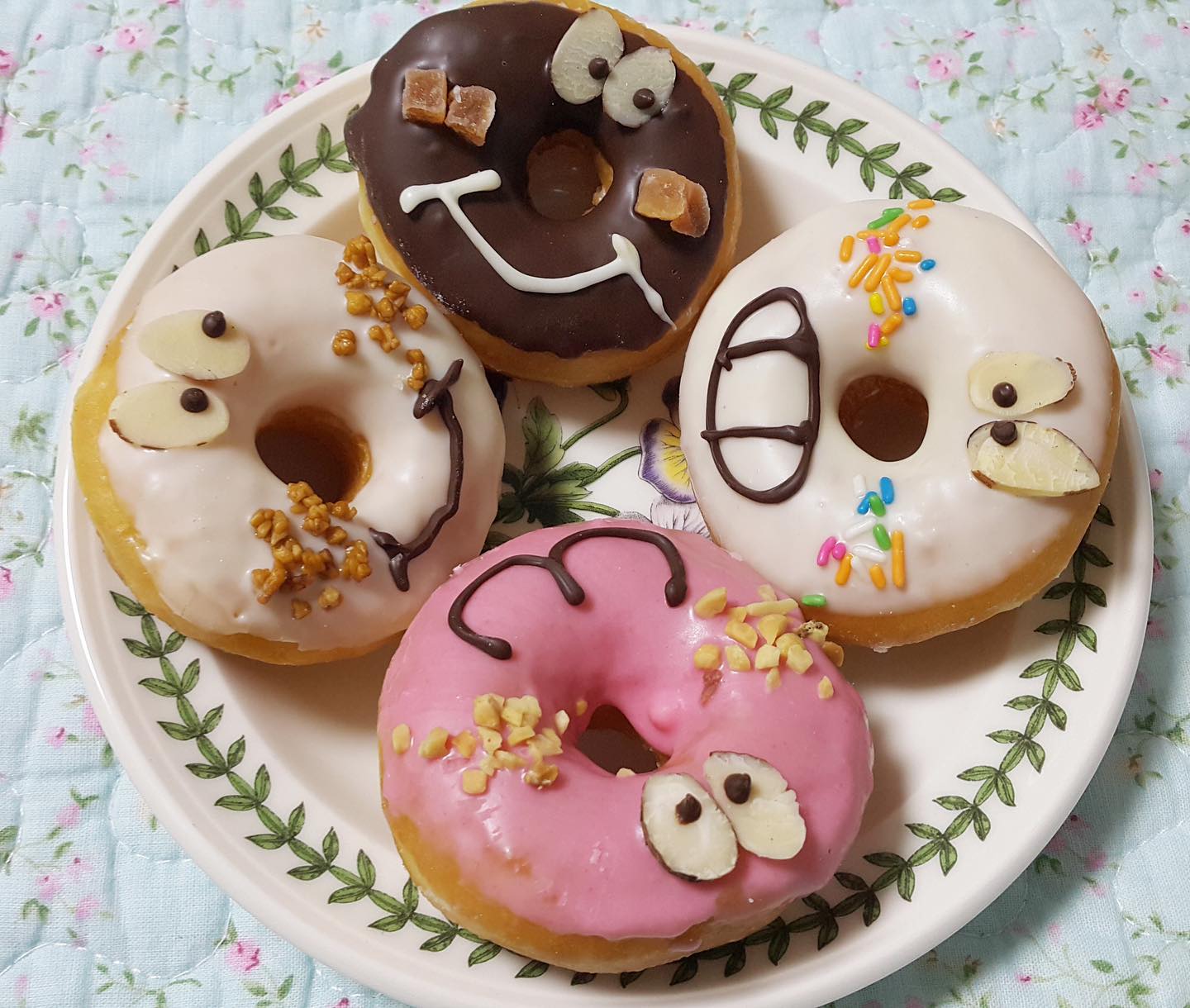 🍩🍩🍩🍩