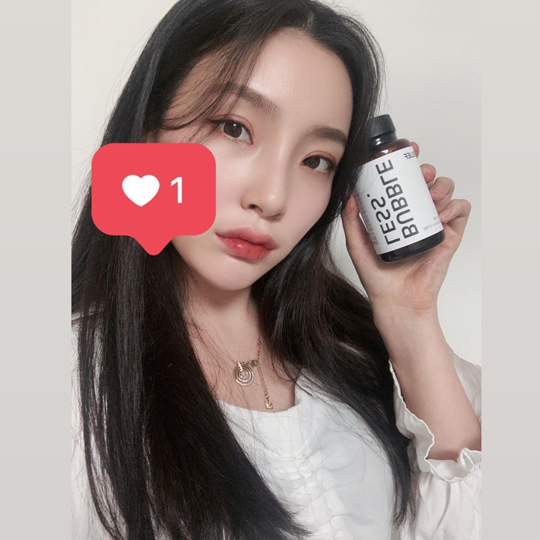 ▪️일상 on Instagram: “스트레스해소 뿐만이 아니라 피부상태개선에도 좋고 혈행건강도 챙기고 비타민C도 챙기기 딱 좋은 캡슐 ! 여자분들에게 정말정말 좋은 건강식품이다ㅠㅠㅠ🥰  여성에게 좋은 다양한 원료 함유로 여자친구선물로도 강추강추 버블레스 !😊 구매가능 링크->…”