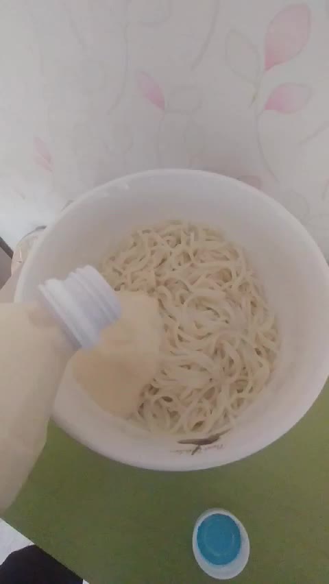 [두부미가] 라면보다 만들기 쉬운 겁나 맛있는 콩물만 넣으면 완성되는 콩국수가 있다고?