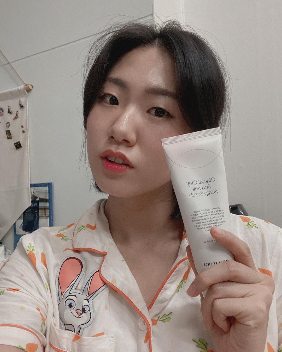 222 Likes, 19 Comments - @happi_2zubbu on Instagram: “𝐩𝐮𝐫𝐚 𝐦𝐨𝐫𝐚 빙하머드 씨솔트 두피 스크럽 이런 소금이 들어있는 샴푸를 쓰긴 하지만 요새 간절기라 그런가... 오후 넘어가면서 기름지는 게 느껴졌어요. 그리고 운동 후 ...